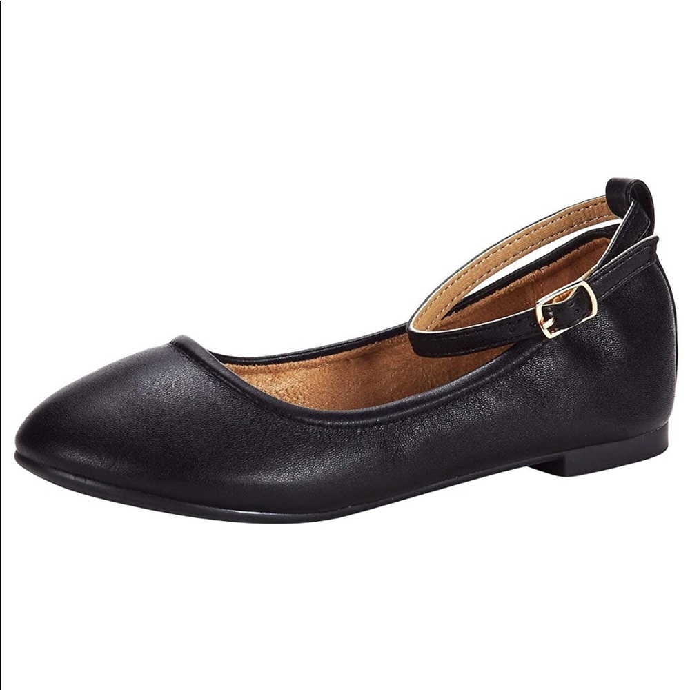 Black ballet flats